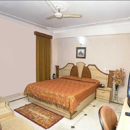 Hotel Welcome Palace Delhi Zewnętrze zdjęcie